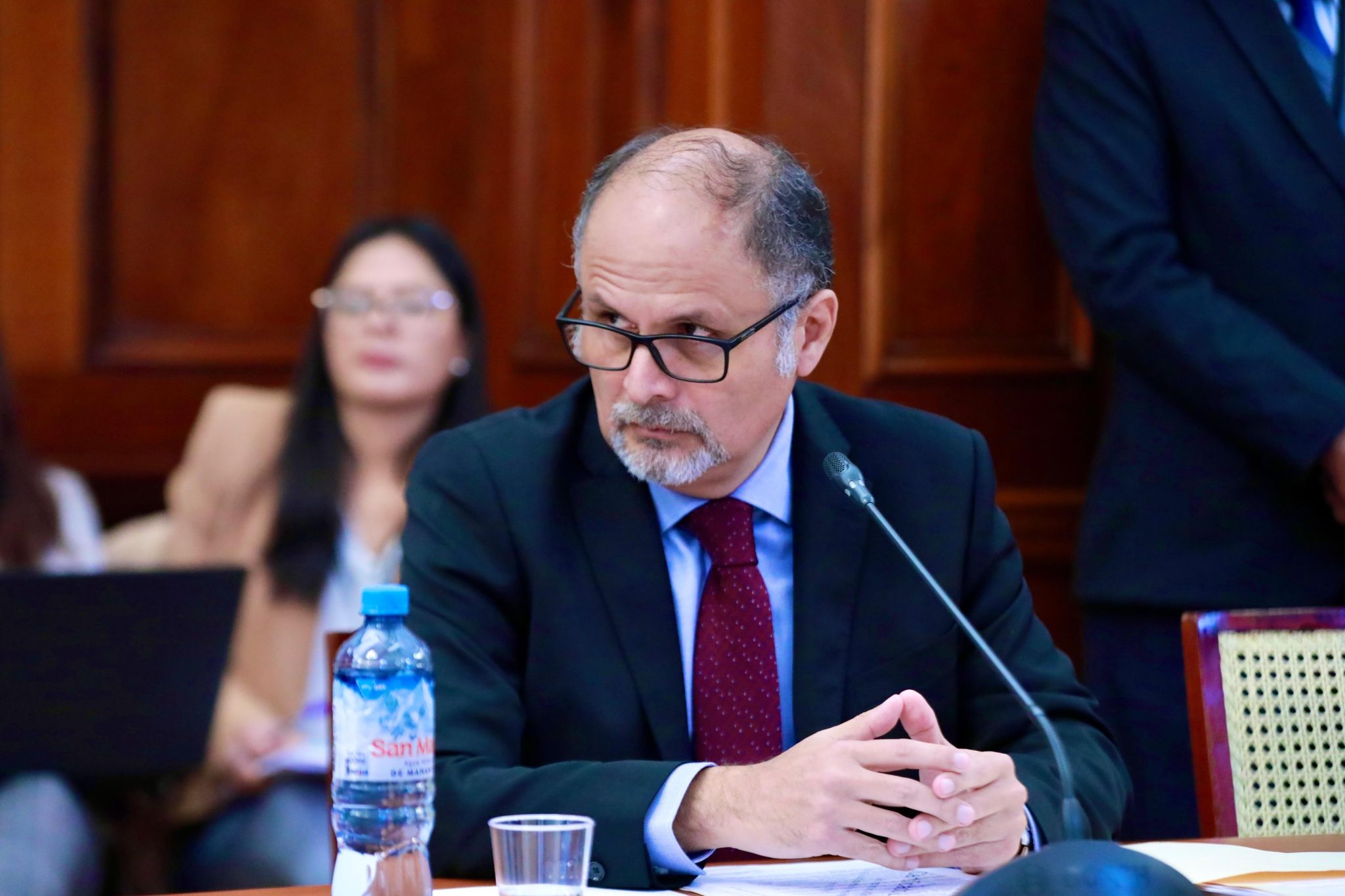 Comisión Permanente aprueba designación de César Aguilar como contralor ...