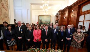 El presidente del Congreso, Eduardo Salhuana, participa en la ceremonia de reconocimiento y entrega de la Declaración de Lima en la sala Grau. En el evento organizado por la Presidencia del Congreso de la República participa la primera vicepresidenta del Congreso, Patricia Juárez; la presidenta de la Comisión Relaciones Exteriores, Auristela Obando; el ministro de Relaciones Exteriores, Elmer Schialer; congresistas de distintas bancadas y distinguidos invitados. (Congreso de la República/EArias)