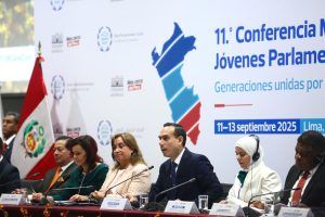 El presidente del Congreso, José Jerí, inaugura la undécima Conferencia Mundial de Jóvenes Parlamentarios, organizada por el Poder Legislativo y la Unión Interparlamentaria (IUP) en el Centro de Convenciones de Lima. La mesa esta conformada por el congresista e integrante de la mesa directiva del Foro de Jóvenes Parlamentarios, Wilson Soto; el secretario general de la Unión Interparlamentaria, Martín Chungong; la parlamentaria de Jordania y presidenta de la Mesa de Jóvenes Parlamentarios de la UIP, Nour Abu Ghosh; la congresista y vicepresidenta del Comité Ejecutivo de la UIP, Maricarmen Alva; y la presidenta de la República, Dina Boluarte, quien está a cargo del discurso de bienvenida. (Congreso de la República/JPAyala)