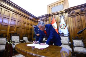 Presidente del Congreso promulga ley a favor de la Amazonía