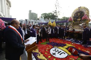 Señor de los Milagros recibe homenaje del Congreso de la República